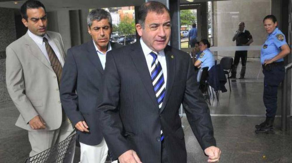 Juez present� la denuncia contra el Gobierno por el alquiler de un avi�n