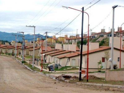 La mitad de los vecinos de las 400 Viviendas debe las cuotas