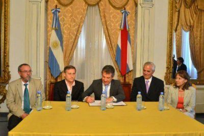 "Hay que buscar nuevos mercados porque crecer� a�n m�s el turismo interno"
