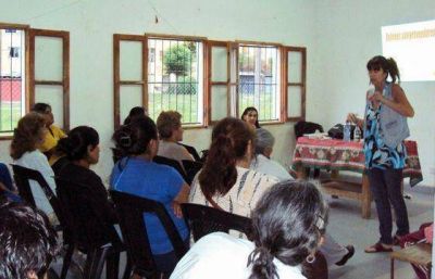 M�s de 300 dirigentes vecinales fueron capacitados en consumo