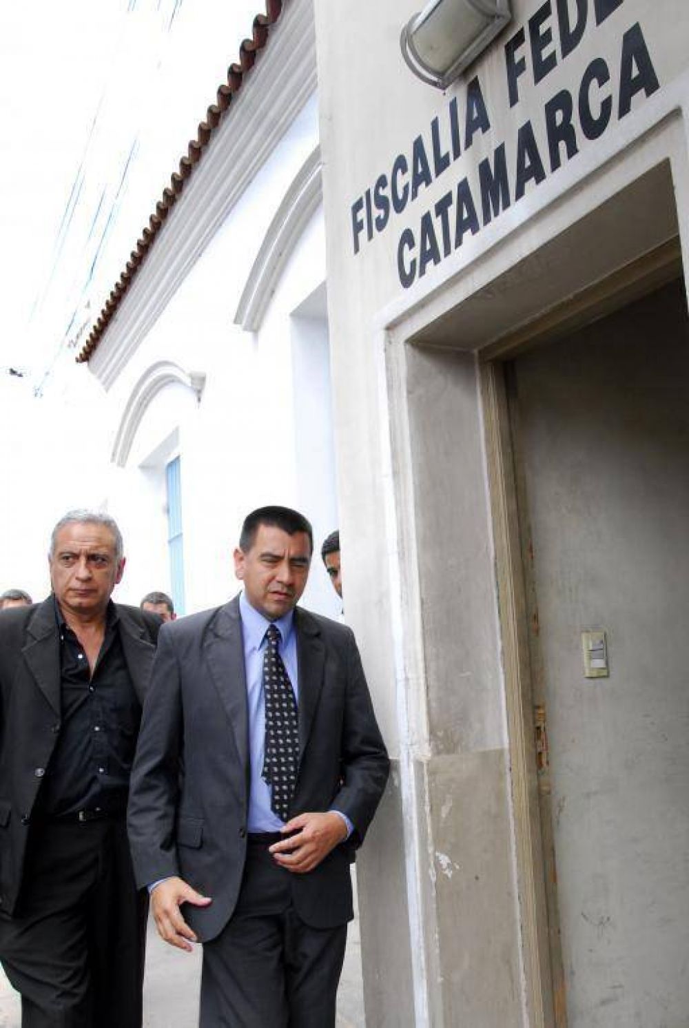 El ministro Gordillo se present� espont�neamente a la Justicia Federal por los dichos del Senador Castillo