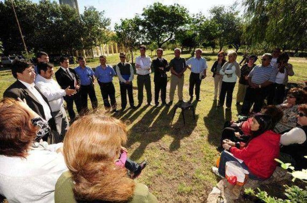 Los vecinos de los barrios de la zona Sur piden la puesta en valor del Parque IV Centenario