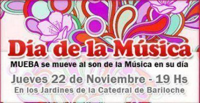 MUEBA se mueve al son de la m�sica en su d�a 