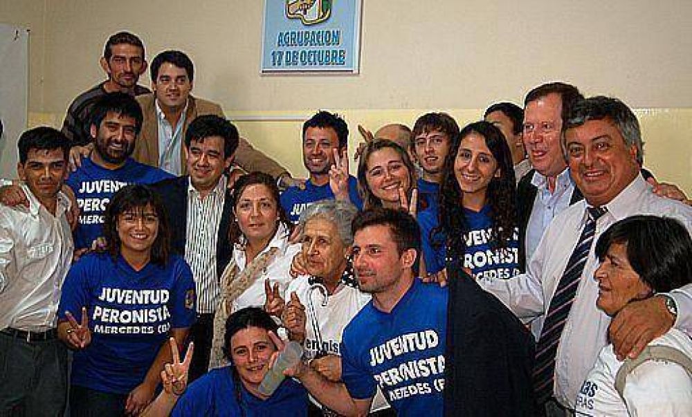 Ministro Arl�a ante los militantes: �Nosotros no entramos por la ventana en el gobierno�