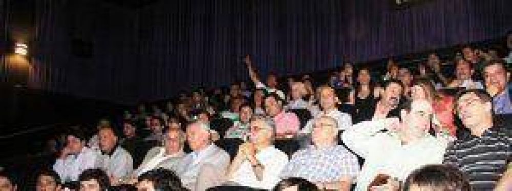 San Juan ya recuerda a N�stor Kirchner con su pel�cula