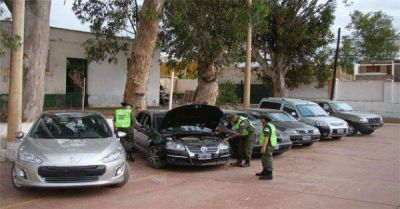 Gendarmer�a secuestr� 6 autom�viles y 2 armas tras allanar una vivienda 