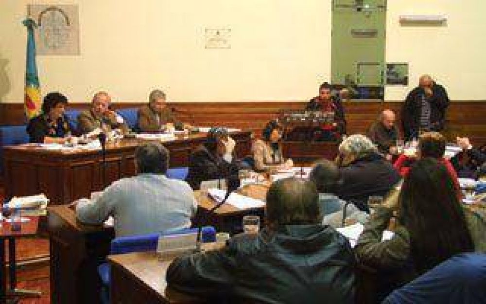 AVELLANEDA: Aprobaron la suba de tasas y el Presupuesto 2013