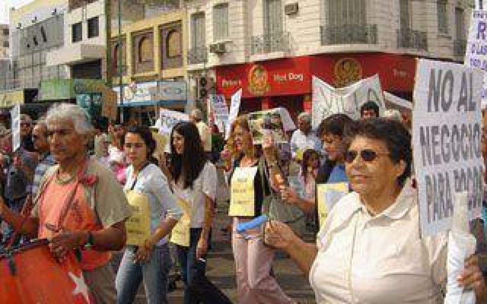 LOMAS DE ZAMORA: El Foro H�drico posterg� la movilizaci�n para reunirse con Naci�n