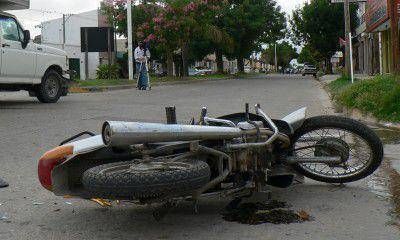 Vialidad debe pagar $51 mil a un joven que choc� su moto contra un mont�culo de tierra 