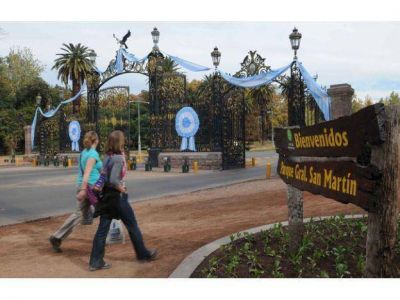 Rial y Agustina C�rdova apoyaron a Mendoza Ciudad Maravillosa 