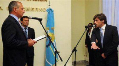 Agust�n De la Fuente renunci� sorpresivamente al Gobierno y lo reemplaza Domingo Squillace