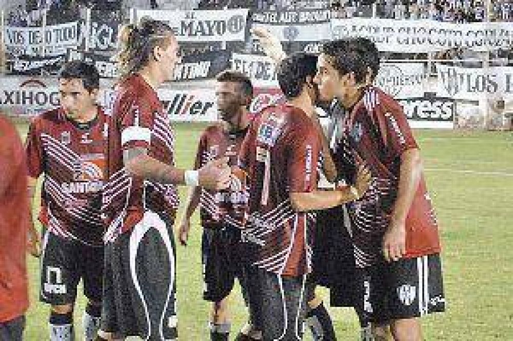 Central C�rdoba dej� en el camino al "Profe" y avanza a paso firme 