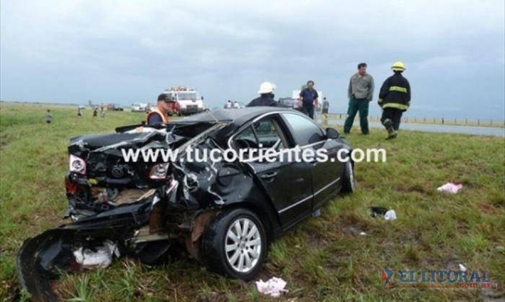 Hospitalizan a un intendente y su hija tras brutal choque
