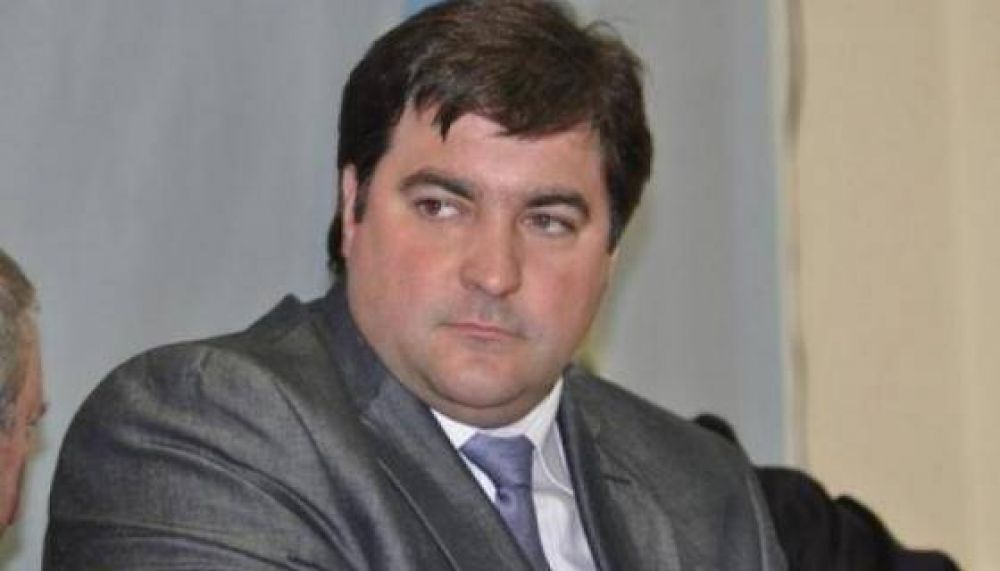"Quiz�s la estrategia sea dilatar y que llegue el momento de abonar el aguinaldo y nosotros no tengamos el dinero�