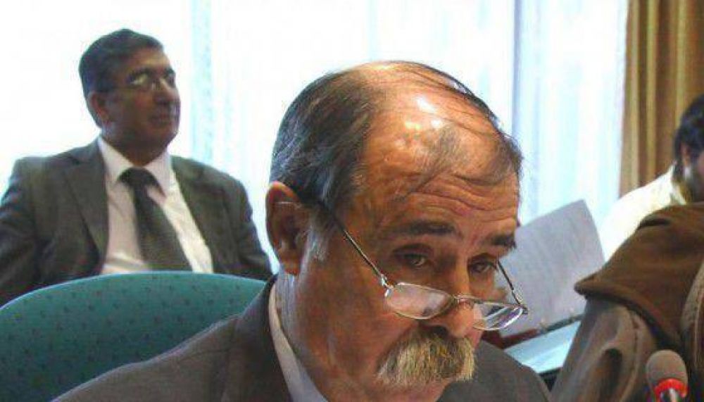 El diputado H�ctor Roquel se descompens� y fue trasladado