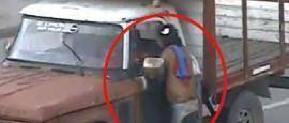Amenazaba a los automovilistas con un cuchillo y les ped�a dinero 