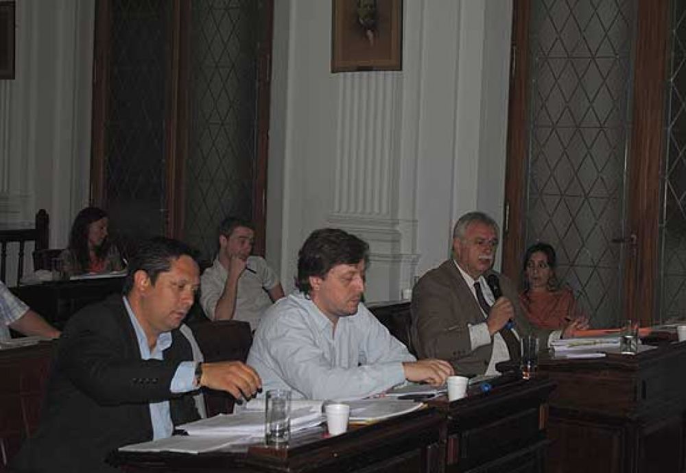 En una ins�lita votaci�n, fue aprobado el Presupuesto 2013
