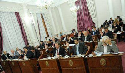Senadores convirti� en Ley el Presupuesto 2013