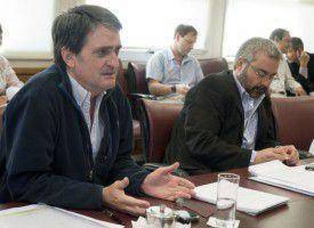 La pelea gobierno-Clar�n divide a diputados