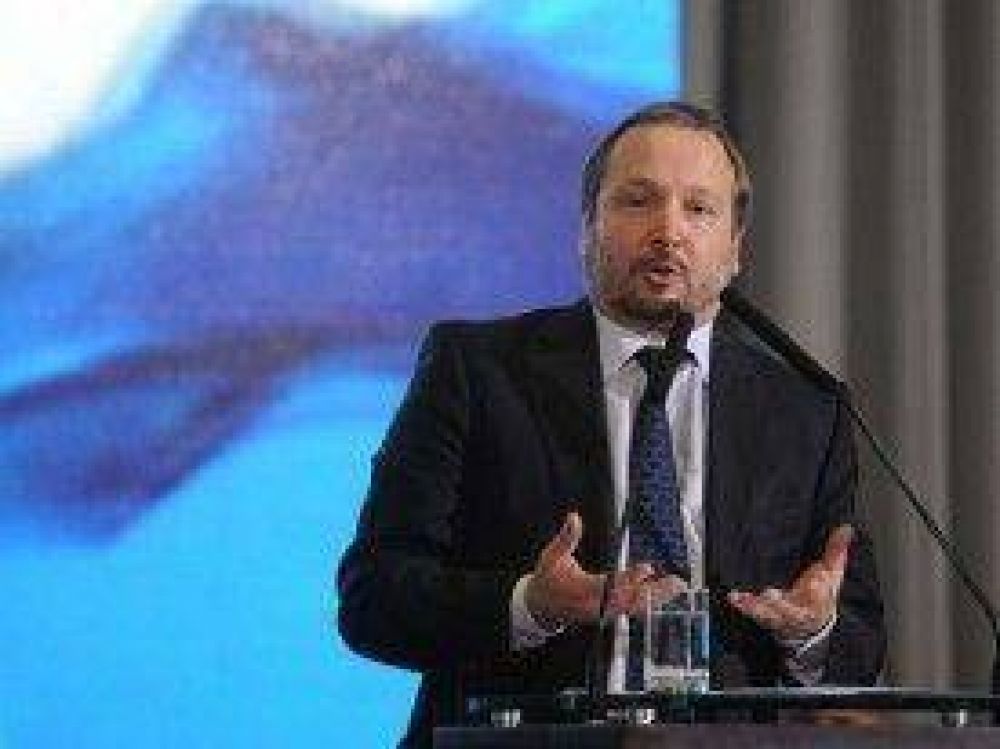 Sabbatella: "No vamos a someternos a los medios buitres"