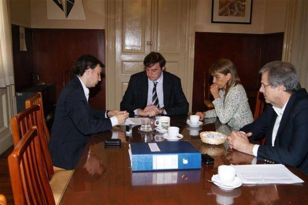 Renovaron convenio entre el PAMI y el Municipio