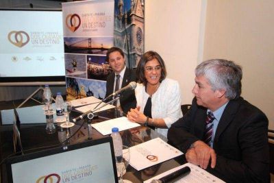 Santa Fe y Paran� presentaron su propuesta tur�stica en la ciudad de C�rdoba