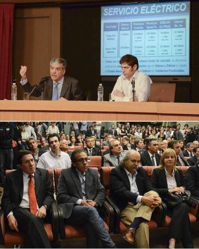EL INTENDENTE DE LAN�S DAR�O D�AZ P�REZ JUNTO A JULIO DE VIDO Y AXEL KICILLOF EN EL ANUNCIO DE OBRAS DE AMPLIACI�N DE REDES DE GAS Y ENERG�A EL�CTRICA