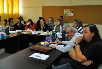 Acuerdo en la paritaria docente: �Pone fin a la flexibilizaci�n laboral de la d�cada del �90� 