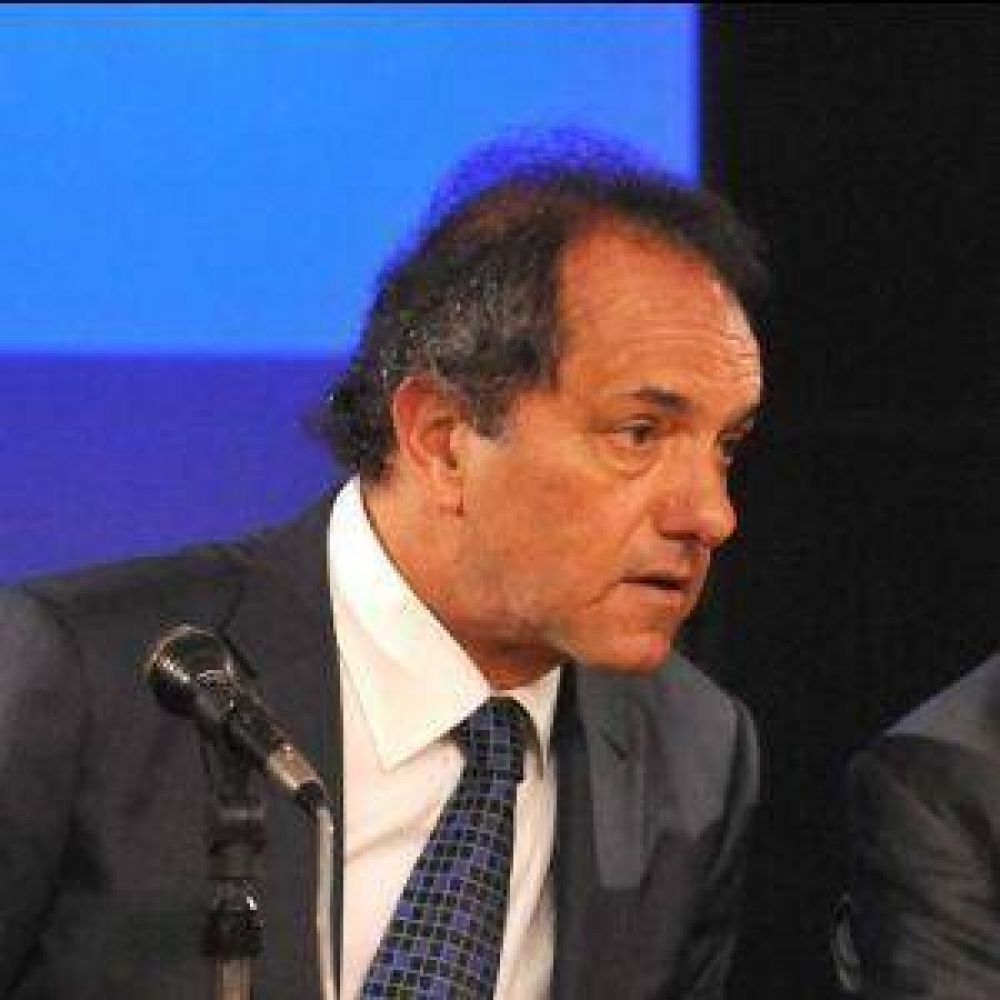 Scioli: "Los fondos buitre est�n orientados a la ruleta financiera"