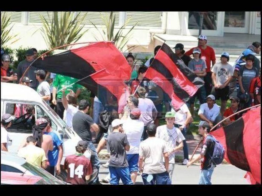 Barrabravas de Patronato pidieron la liberaci�n de "Petaco" Barrientos