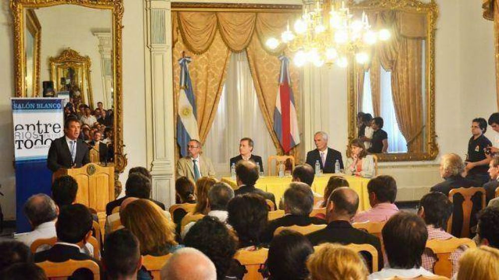 Entre R�os y Carlos Paz firman un convenio de cooperaci�n