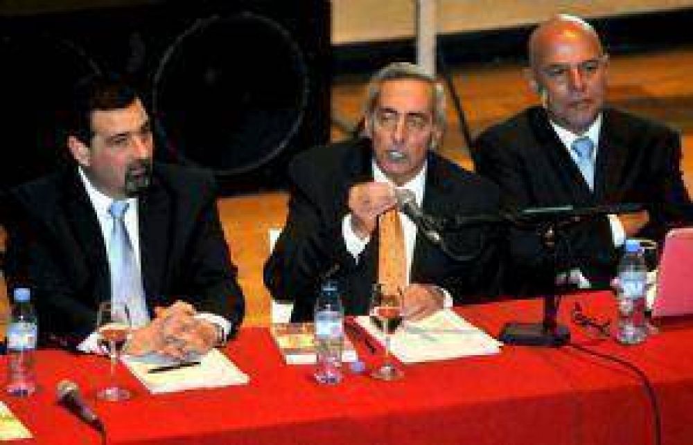 Fayad aporta ideas al PJ para la reforma