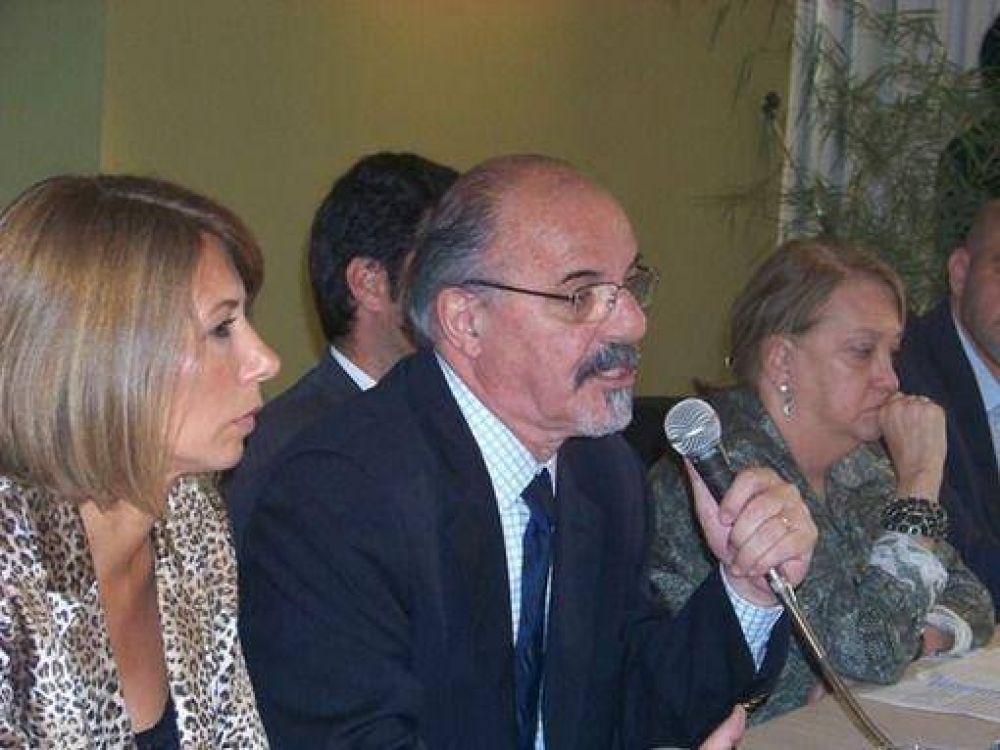Iguaz�: El ministro Tomada cerr� el Consejo Federal del Trabajo 
