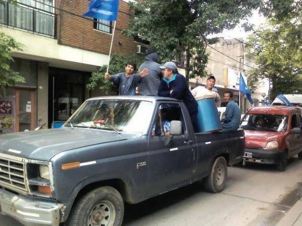 Trabajadores de ATE realizaron una caravana por la ciudad
