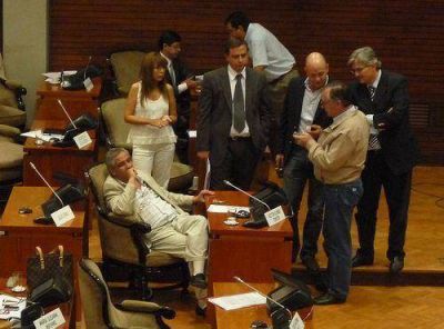 Aprobaron acuerdos de funcionarios judiciales  