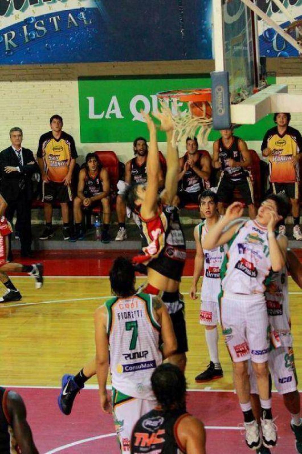 San Mart�n sigue invicto