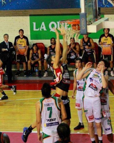 San Mart�n sigue invicto