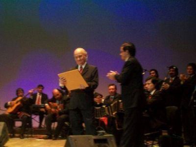 El Vicegobernador particip� de la celebraci�n del 40� aniversario de la Orquesta Folcl�rica 