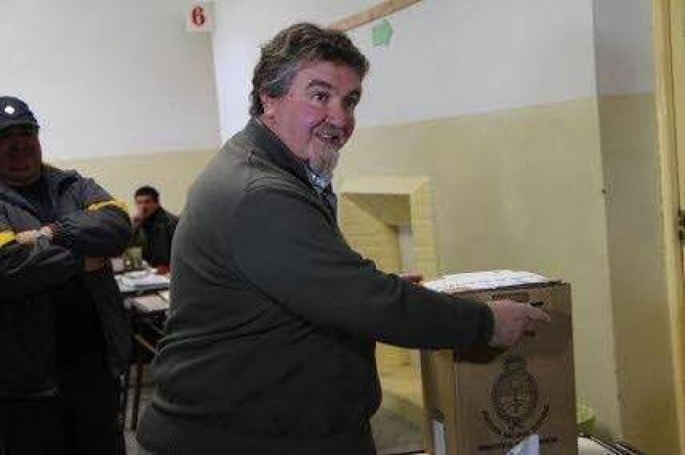 Goye vot� en la CEB con un permiso especial porque era deudor