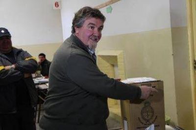 Goye vot� en la CEB con un permiso especial porque era deudor