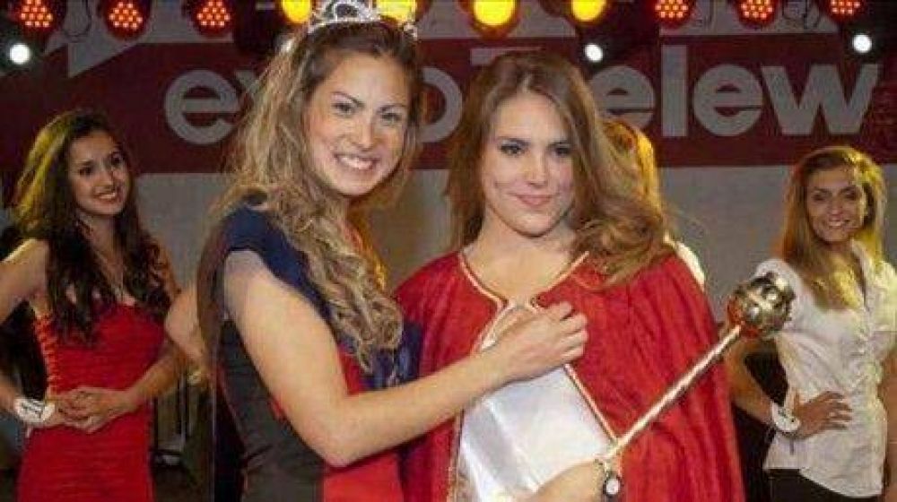 La bella joven Camila Riera fue elegida soberana de la Expo Trelew
