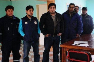 Desocupados autoconvocados entregaron la sede del Gremio Petrolero