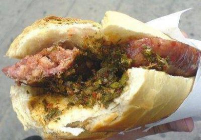  Prohibir�n la venta de choripanes en Constituci�n