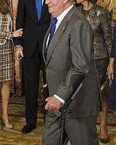 El rey Juan Carlos fue operado con �xito en la cadera izquierda