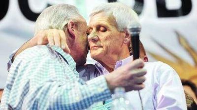 La CGT oficialista abri� una posibilidad a una futura fusi�n con la de Moyano