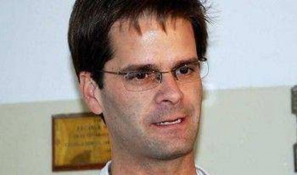 Weyland: �Funcionario o concejal?.