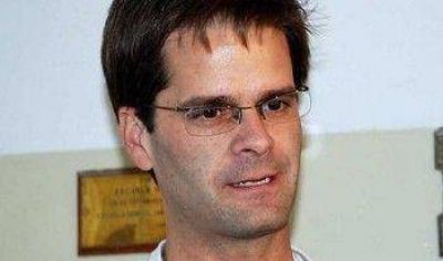 Weyland: �Funcionario o concejal?.