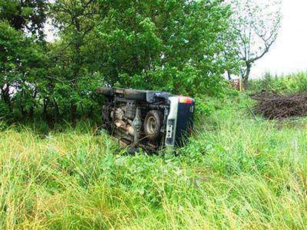 Volc� una camioneta en la localidad de Rawson 