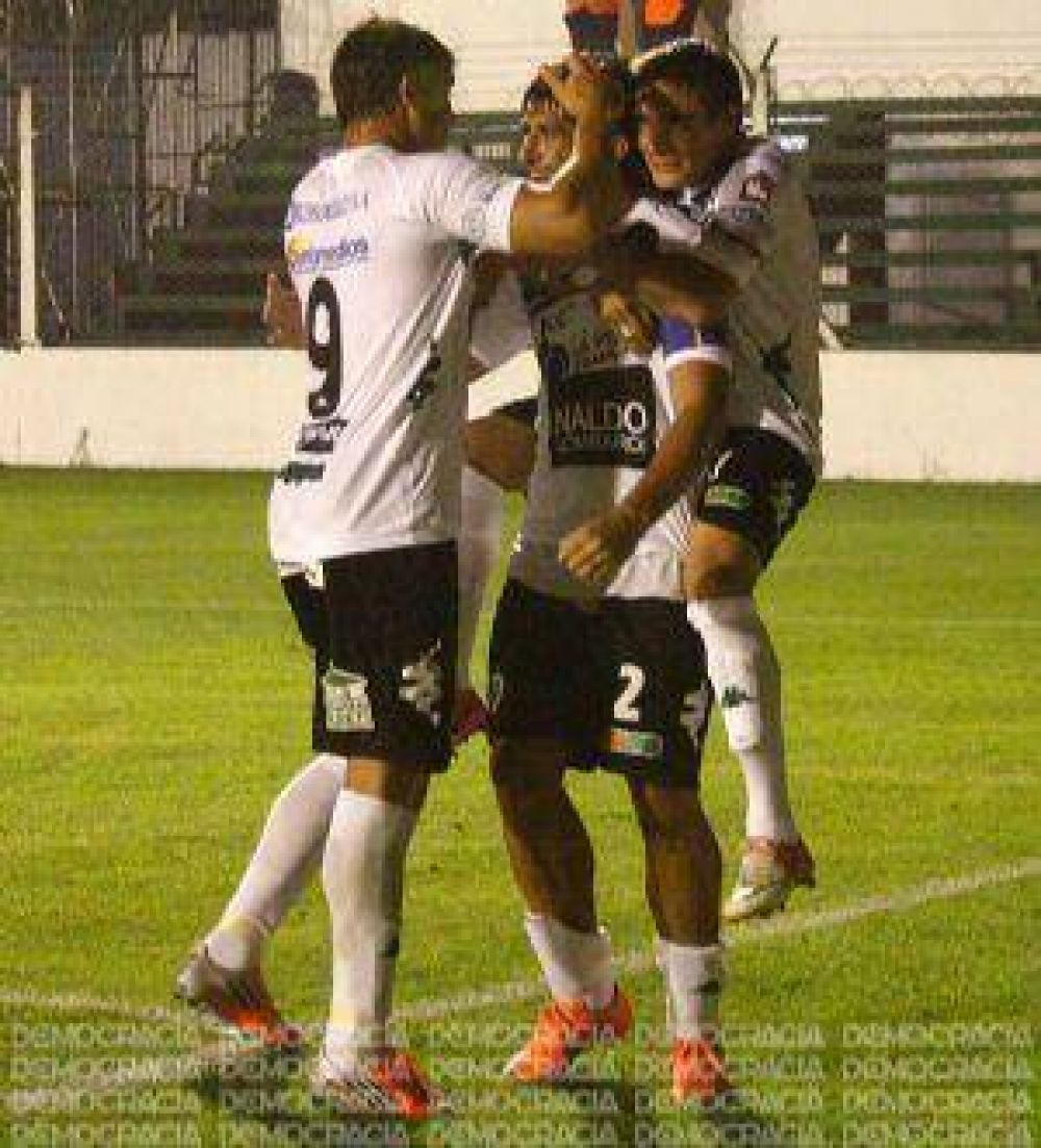 Sarmiento logr� una valiosa igualdad ante Defensa y Justicia tras comenzar perdiendo