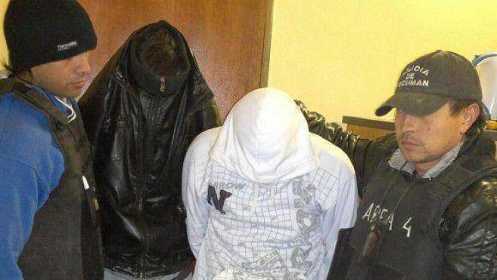  Dos presuntos asaltantes fueron detenidos